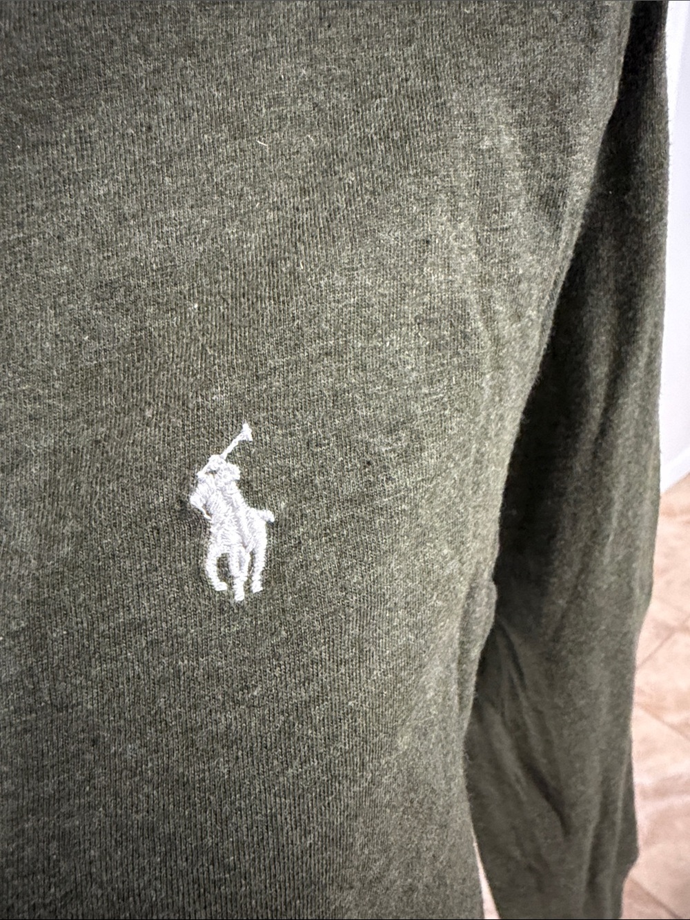 Polo by Ralph Lauren kids 2-puece Long-Sleeve Crewneck and V-Neck tee shirt - Picture 3 of 8